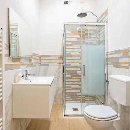 Comfy With Private Garden And Parking! Apartment
